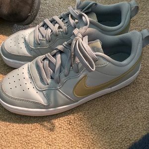 Nike court Borough Lowz